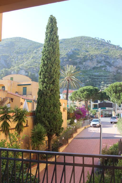 Les Agrumes Varigotti Exterior foto