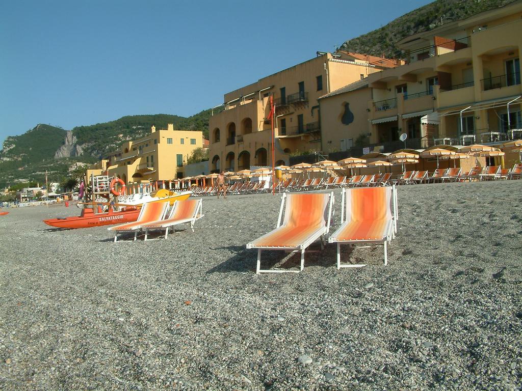Les Agrumes Varigotti Exterior foto