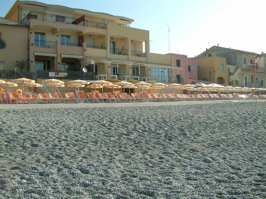 Les Agrumes Varigotti Exterior foto